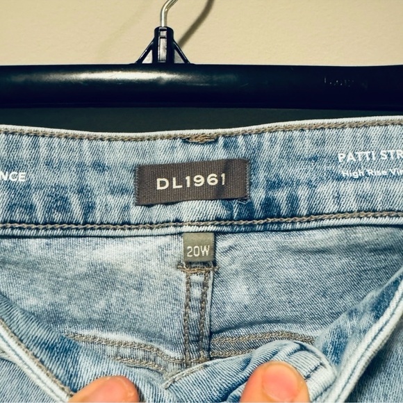 WJ2. NWT DL1961 Plus Size Pattie Straight High Rise Vintage Ankle Jeans ⦠- Picture 5 of 9